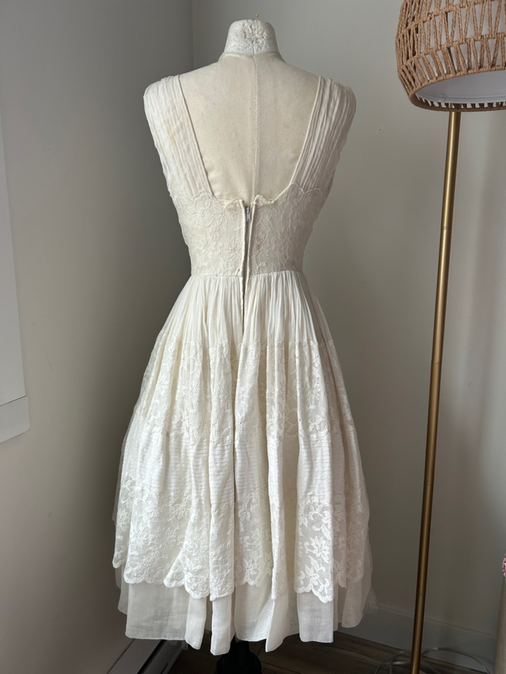 Vintage 1950s Henri Bendel White Lace Dress - Picture 5 of 11